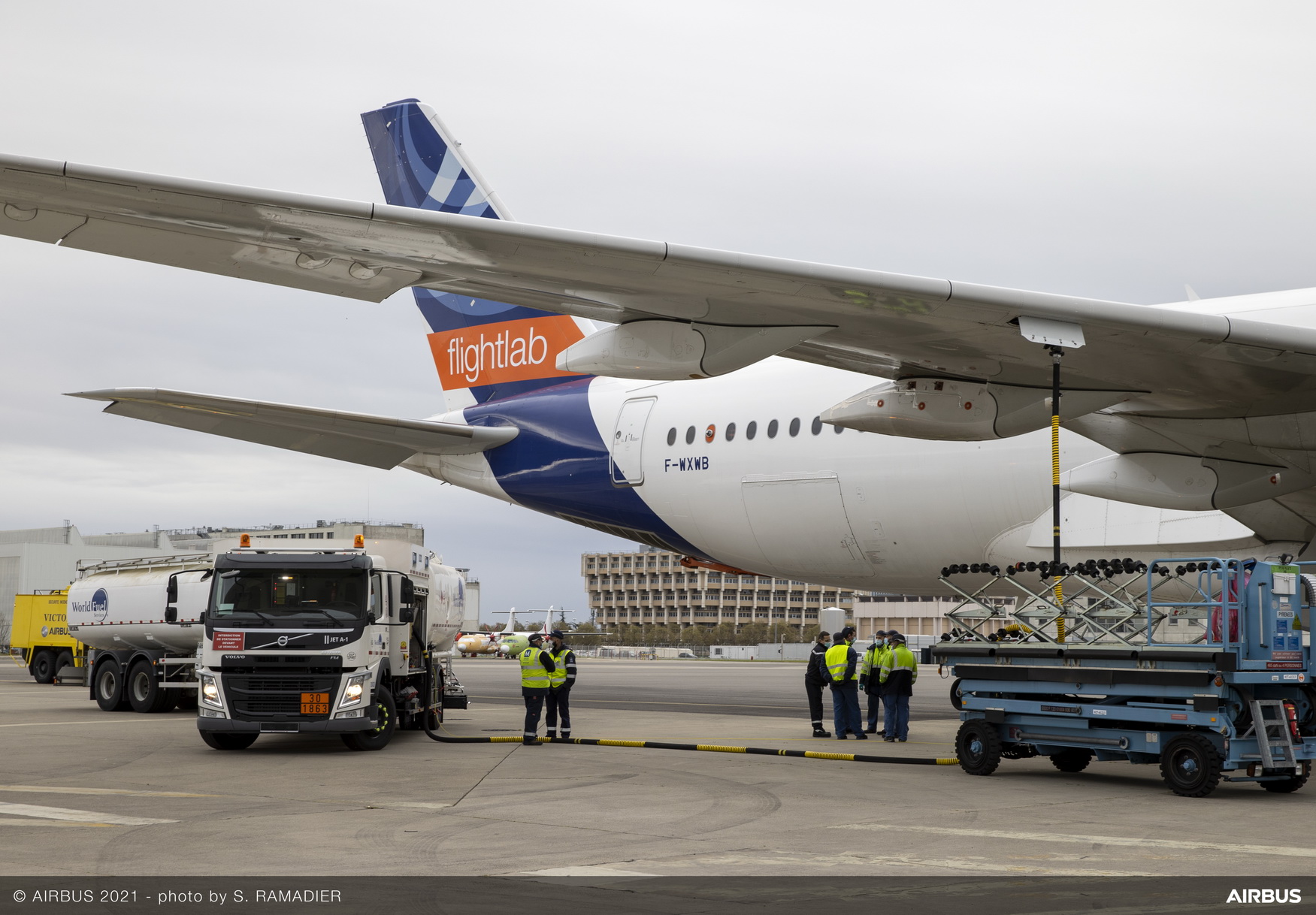 First In-flight 100% SAF Emissions Study On Commercial Passenger Jet ...